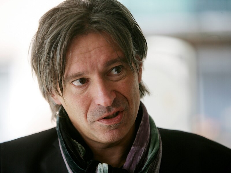 Walter Van Steenbrugge is van oordeel dat de concurrentieregels overtreden worden.