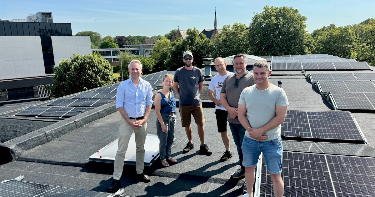 Zonnepanelen en extra isolatie voor administratief centrum in Sint-Kruis: “Op termijn stevige bespar