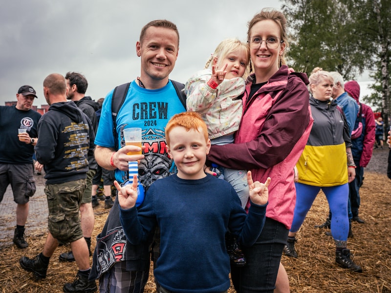 Miel (6) en Amelie (3) zijn de jongste metalfans op Graspop: “Papa Roach is onze lievelingsgroep, maar die komt helaas niet”