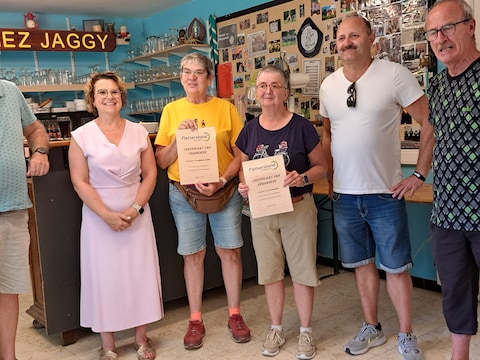 Ann Robberechts en Reinhilde Dhondt kregen een certificaat van verdienste