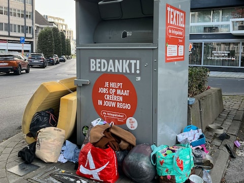 Sluikstort Esplanadeplein Aalst.