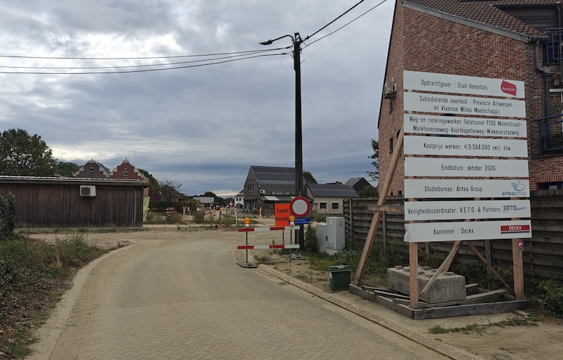 De einddatum van de werken die op het infobord staat moet volgens de burgemeester niet aangepast worden.