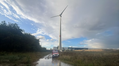 Werknemer (29) na meer dan vier uur bevrijd uit tandwielen van windturbine op 100 meter hoogte