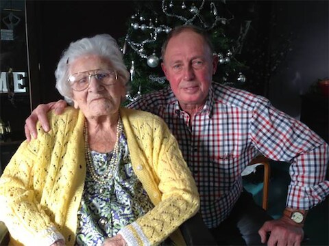 Alicia Corveleyn met haar neef José Corveleyn. Foto uit 2014.