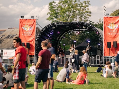 1630 Music Festival zorgt opnieuw voor twee dagen feest aan Hoeve 't Holleken in Linkebeek.