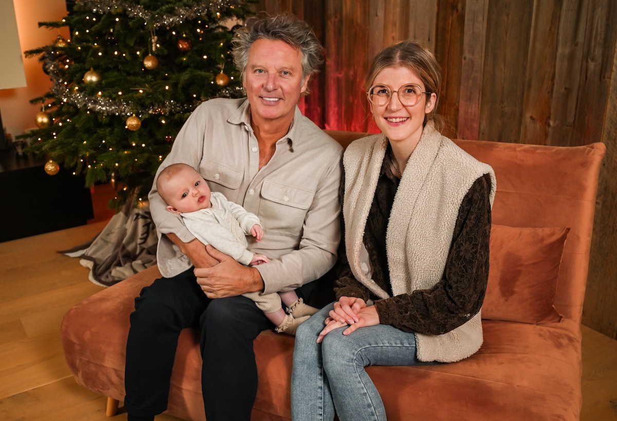 Chris Van Tongelen is eerste Romeo met een kleinkind: “Tja, nu ben ik écht  officieel de oudste” | BV | HLN.be