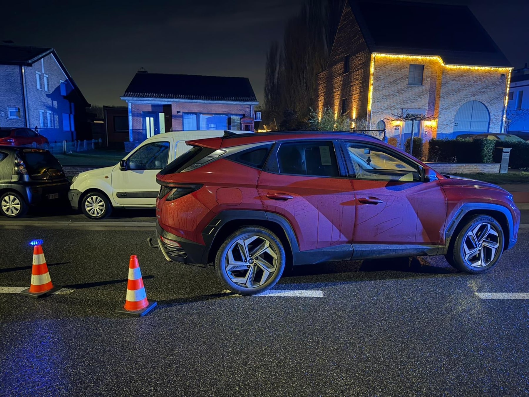 Politie rijdt taxi klem in Schelle, inzittenden kunnen vluchten