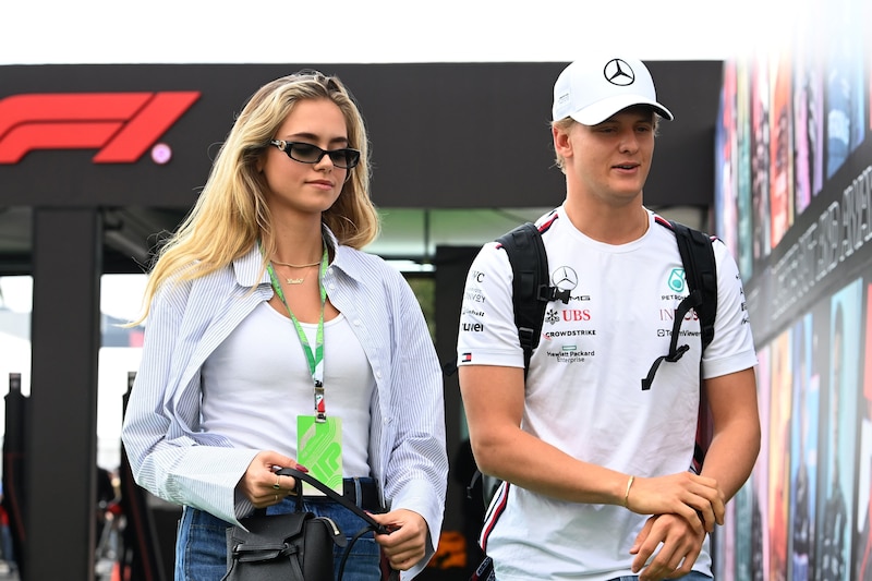 Laila Hasanovic met Mick Schumacher in 2023.