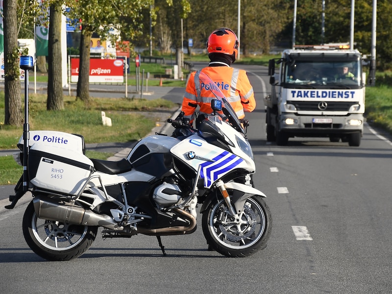 De politiezones RIHO en MIDOW voerden donderdag gerichte controles uit op verdachte voertuigen om vroegavondinbraken en verkeersovertredingen tegen te gaan.
