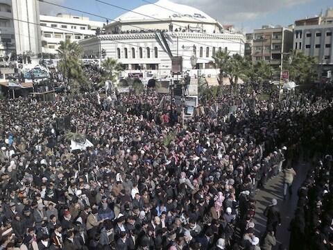 In Syrië gaan de protesten onverminderd door.