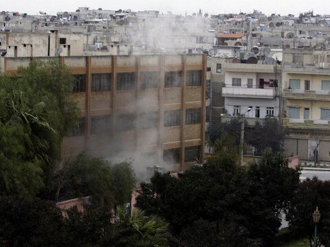 Gisteren maakten de aanslagen in Homs verschillende dodelijke slachtoffers.