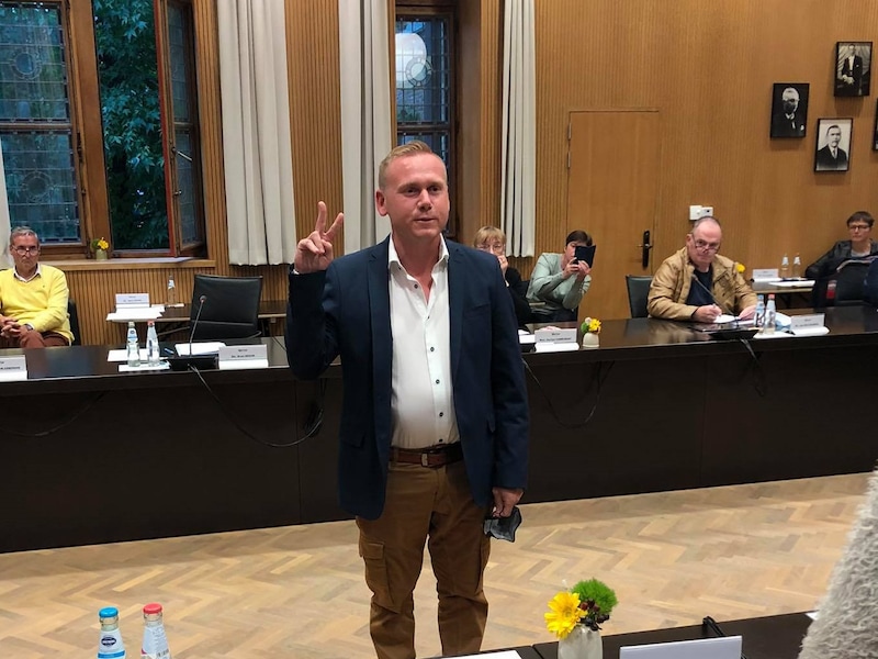 Gemeenteraad van Poperinge houdt minuut stilte voor overleden oud-raadslid Dries Delannoy (45)