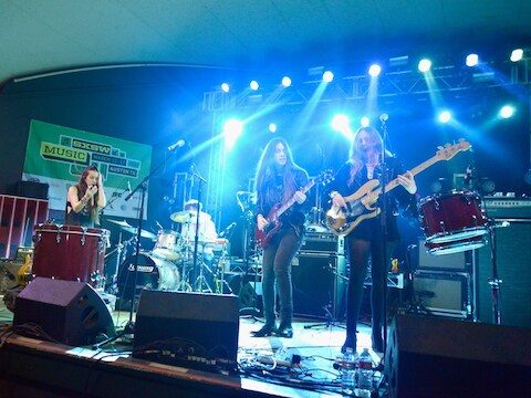 De meidenband Haim oogst momenteel veel succes met het nummer Don't Save Me.