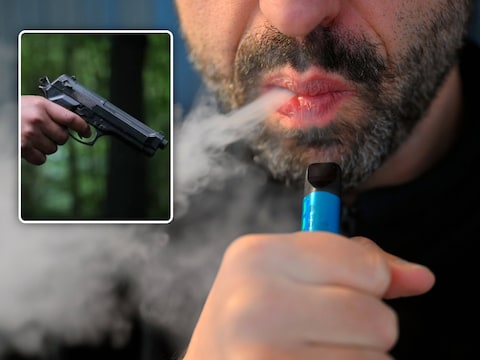 Illustratiebeelden van een vape en een alarmpistool. Er werden namelijk ook handvuurwapens gevonden toen de vijf personen werden opgepakt in het onderzoek naar de illegale THC-vapes. 