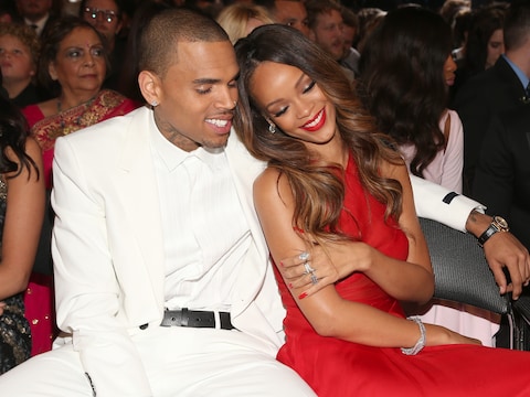 Op de Grammy's leken Chris en Rihanna gelukkiger dan ooit.