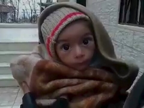 Op sociale media worden foto's en filmpjes gedeeld die uit Madaya afkomstig zouden zijn, al is de herkomst onmogelijk te controleren.