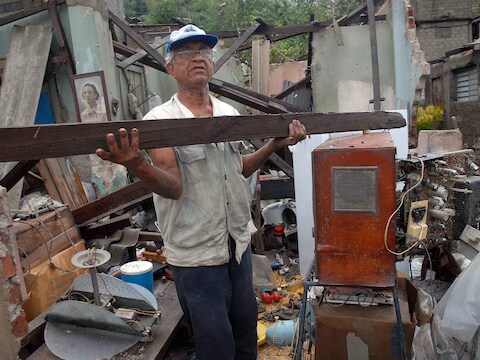 De bevolking van Cuba meet de schade van Sandy op.