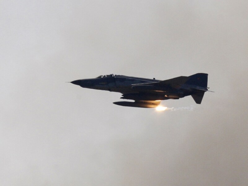 Een F4-jet van het Turkse leger in actie. (Archieffoto)