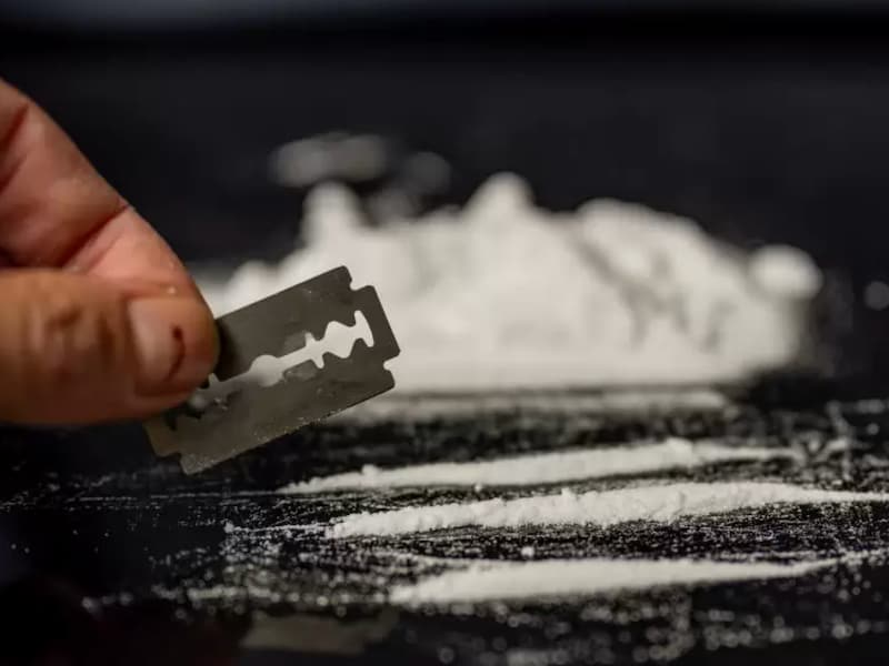 Straf met uitstel voor Koekelarenaar (49) met agressief verleden voor bezit van cocaïne: “Dat je betrapt werd na een winkeldiefstal, geeft een slecht gevoel”