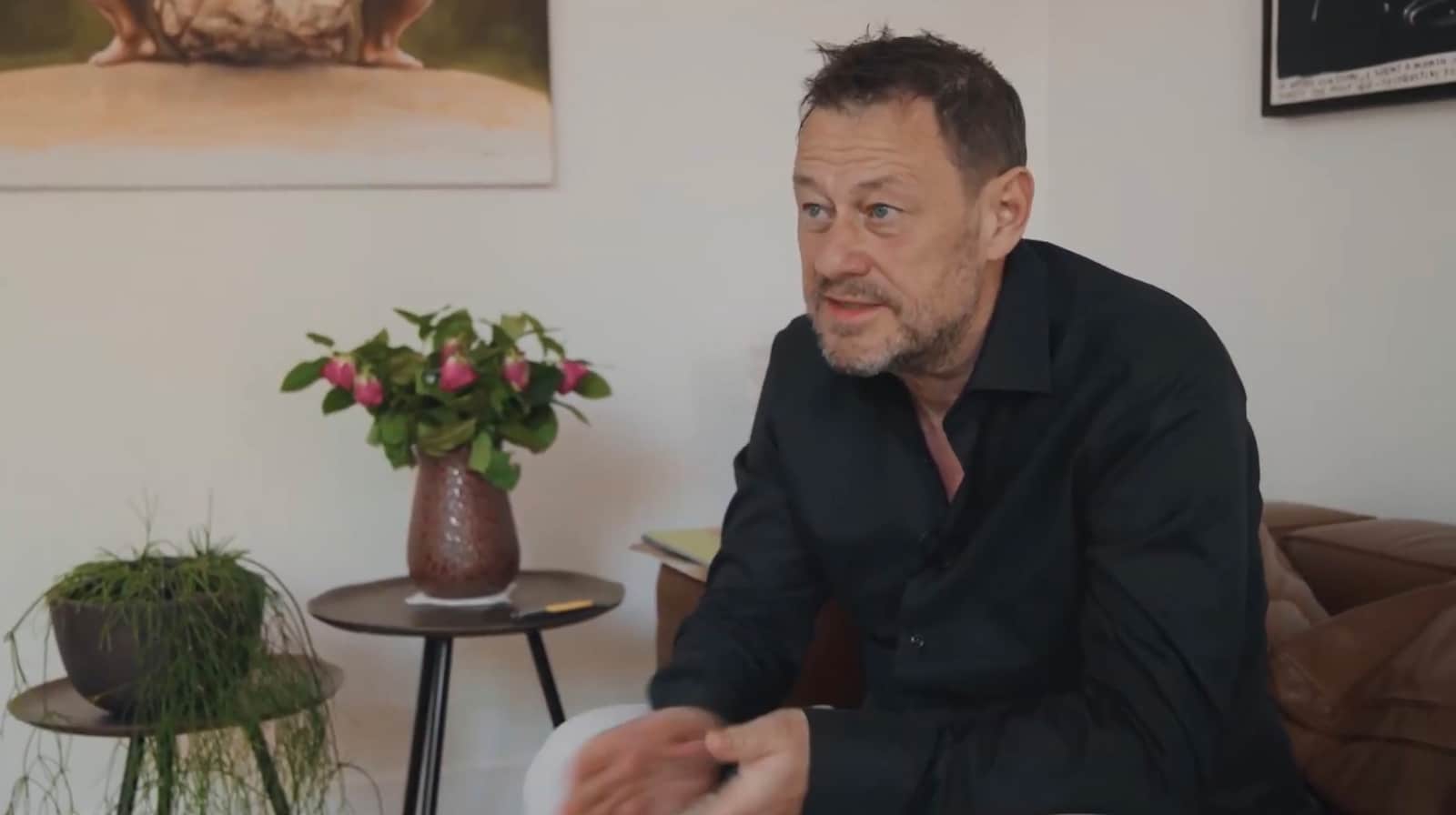 Ik heb Ines vernederd, maar het zou zonde zijn als we niet meer samen waren”:  Bart De Pauw (57) toont in nieuwe docu weg naar zijn zaalshow, maar ook  obstakels onderweg |