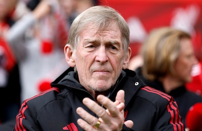 Liverpool-icoon Kenny Dalglish (75) maakt per ongeluk wereldkundig dat hij kanker heeft