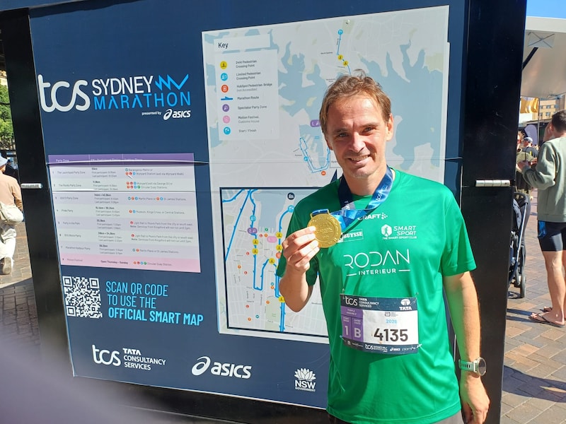 Nico (40) finisht marathon van Sydney: “De zwaarste was die ik ooit heb gedaan”