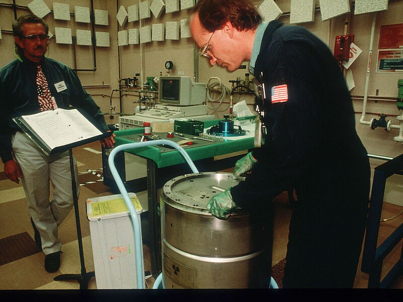 Een atoombom wordt ontmanteld in de Pantexfabriek  in Texas.