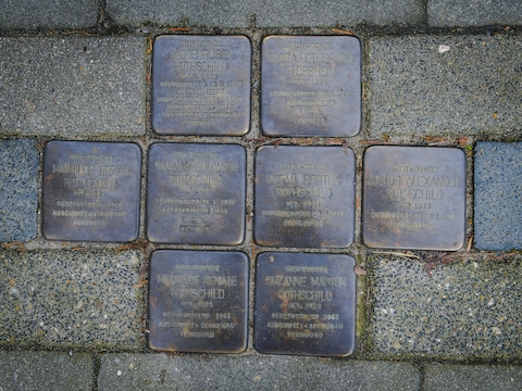 Voorbeeld van een struikelsteen in Leuven. 
