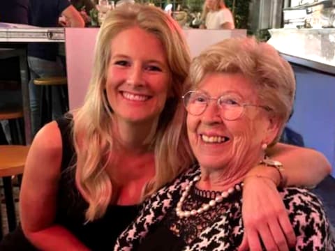Jolien De Neve uit ‘Blind getrouwd’ verliest haar oma.