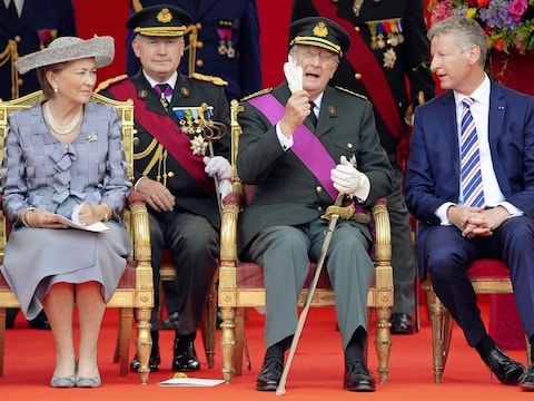 Koningin Paola, koning Albert en minister De Crem op 21 juli 2010.