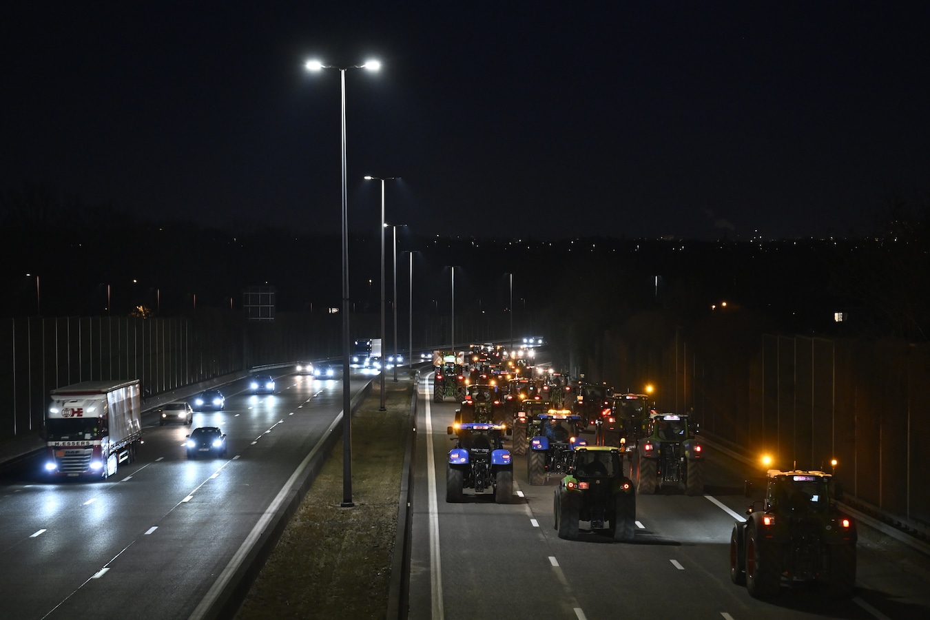 Passagier sterft bij zwaar ongeval op verkeerswisselaar in Strombeek ...