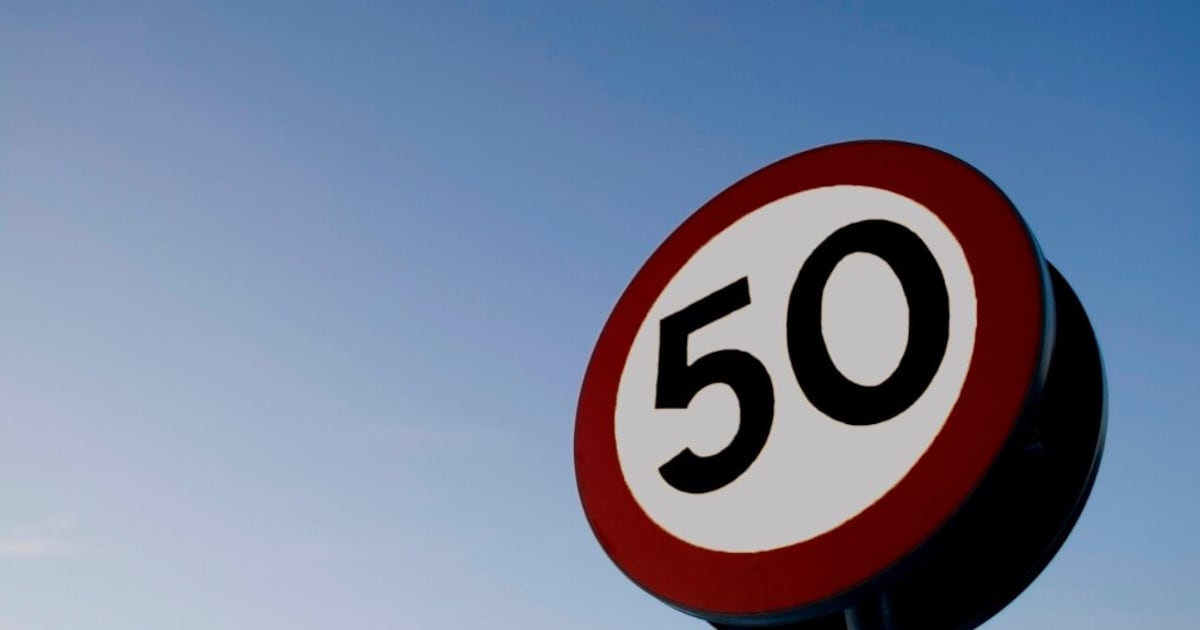 Jongeman rijdt extreem te snel in zone vijftig: “Vader had opgemerkt dat ik nog niet thuis was”