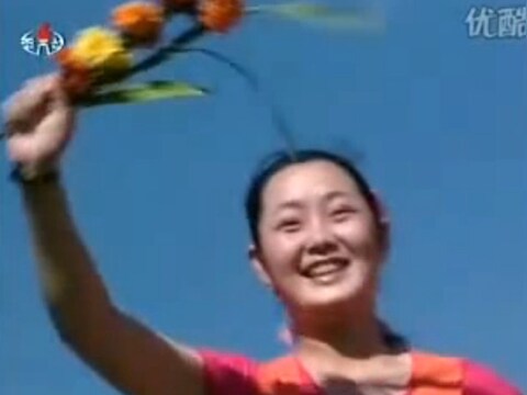 Hyon Song-Wol in een van haar videoclips