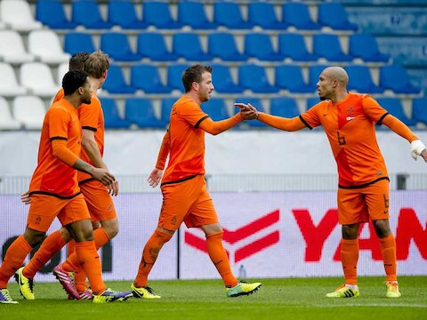 Rafael van der Vaart bracht Oranje op voorsprong.