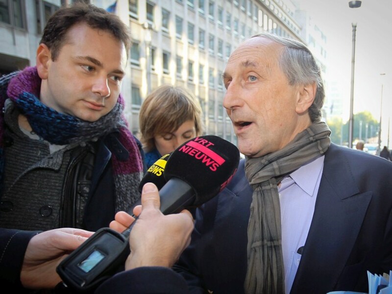 Volgens Michel Doomst is een koninklijk vertaler nodig die nu eindelijk eens aan de Franstaligen duidelijk maakt dat een staatshervorming echt wel nodig is.