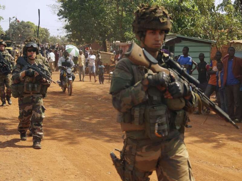 Franse soldaten op patrouille in de CAR.