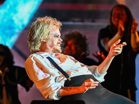 The Angus verlengde zijn wereldtitel en mocht een échte gitaar mee naar huis nemen.