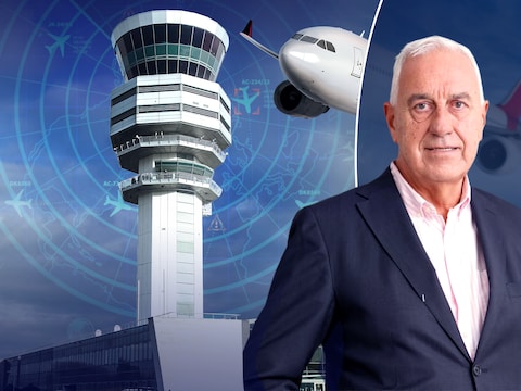 Door een actie bij de luchtverkeersleiding ligt het vliegverkeer al urenlang stil. Luchtvaartexpert Luk De Wilde legt uit waarom er gestaakt wordt.