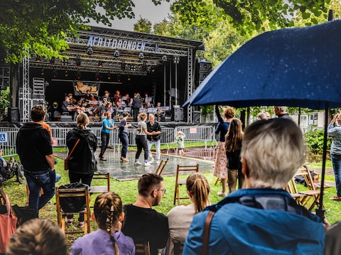 Afrit Drongen, feest op het Drongenplein