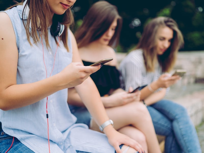 “Facebook en Instagram schenden de wet met verslavend ontwerp”