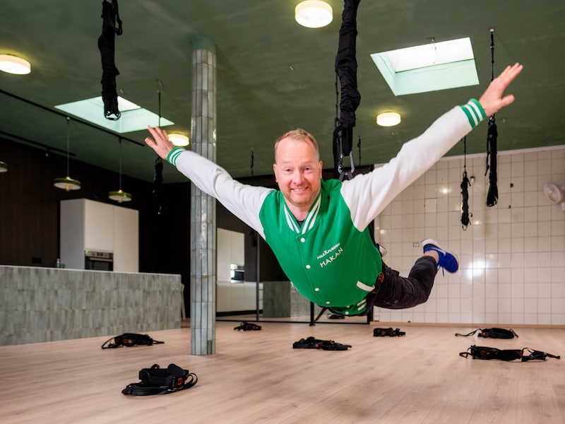 Hakan Quintelier aan de bungeekoorden