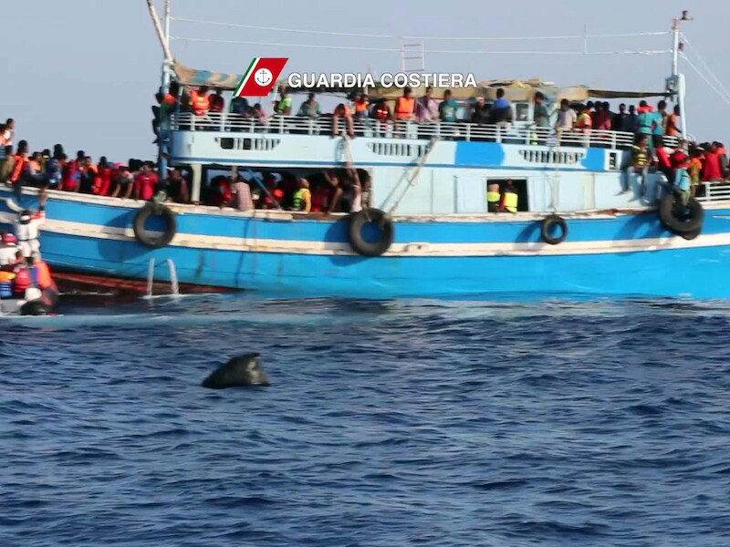 Archiefbeeld van een schip waarop vorige week honderden migranten de overtocht naar Europa probeerden te maken.