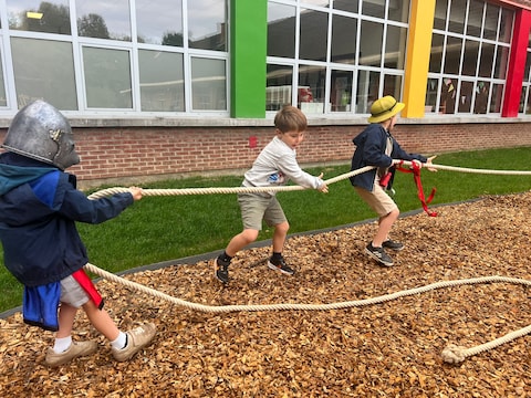 De kinderen van GO! basisschool De Rijdtmeersen beleefden een heel actieve eerste schooldag.