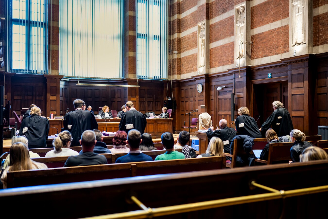 Rechter velt oordeel over dodelijke messteek waarbij Tom (34) stierf in ...