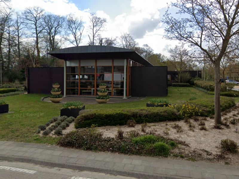 Het netwerkmoment vindt plaats in de bibliotheek van Destelbergen.