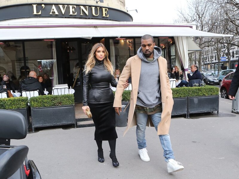 Kim Kardashian en Kanye West gisteren in Parijs