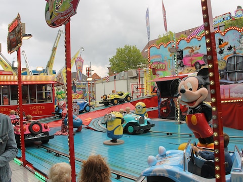 Izegem Kermis palmt met 27 attracties tien dagen lang centrum in