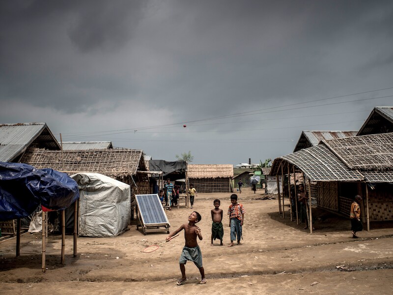 Rohingya-kinderen in een vluchtelingenkamp in Myanmar.