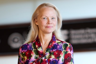Pamela Anderson (58) kijkt terug op woelig leven: “Ik dacht dat mijn hele leven een aaneenschakeling van fouten was”