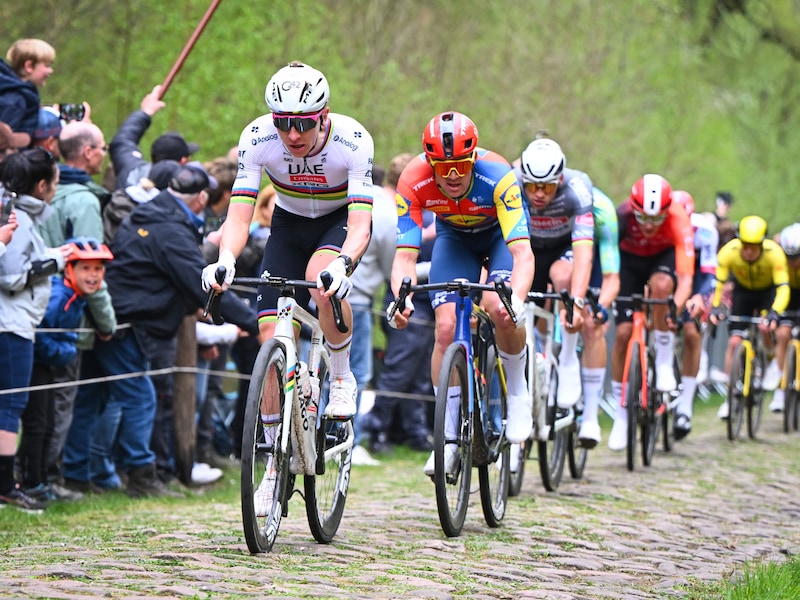 Tadej Pogacar, Mathieu van der Poel, Wout van Aert of toch iemand anders: wie wint volgens jou Parijs-Roubaix?